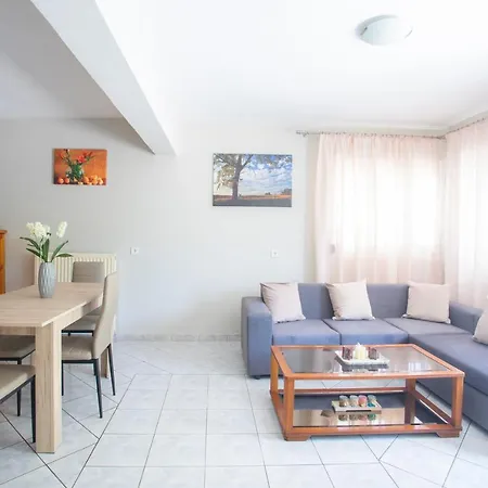 Apartment Gianνs *