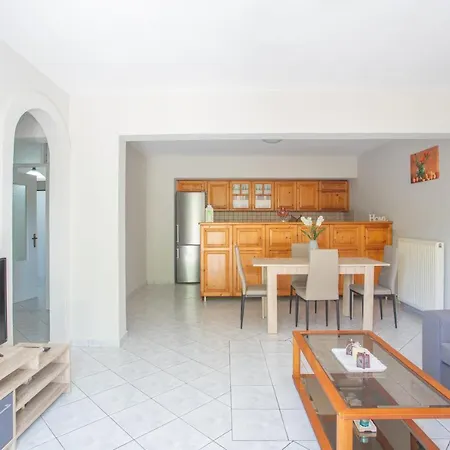 Gianνs Apartment *